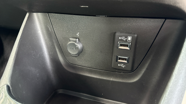 Vauxhall Crossland X 1.5 Turbo D ecoTec [102] SE Nav 5dr [Start Stop] Diesel Hatchback